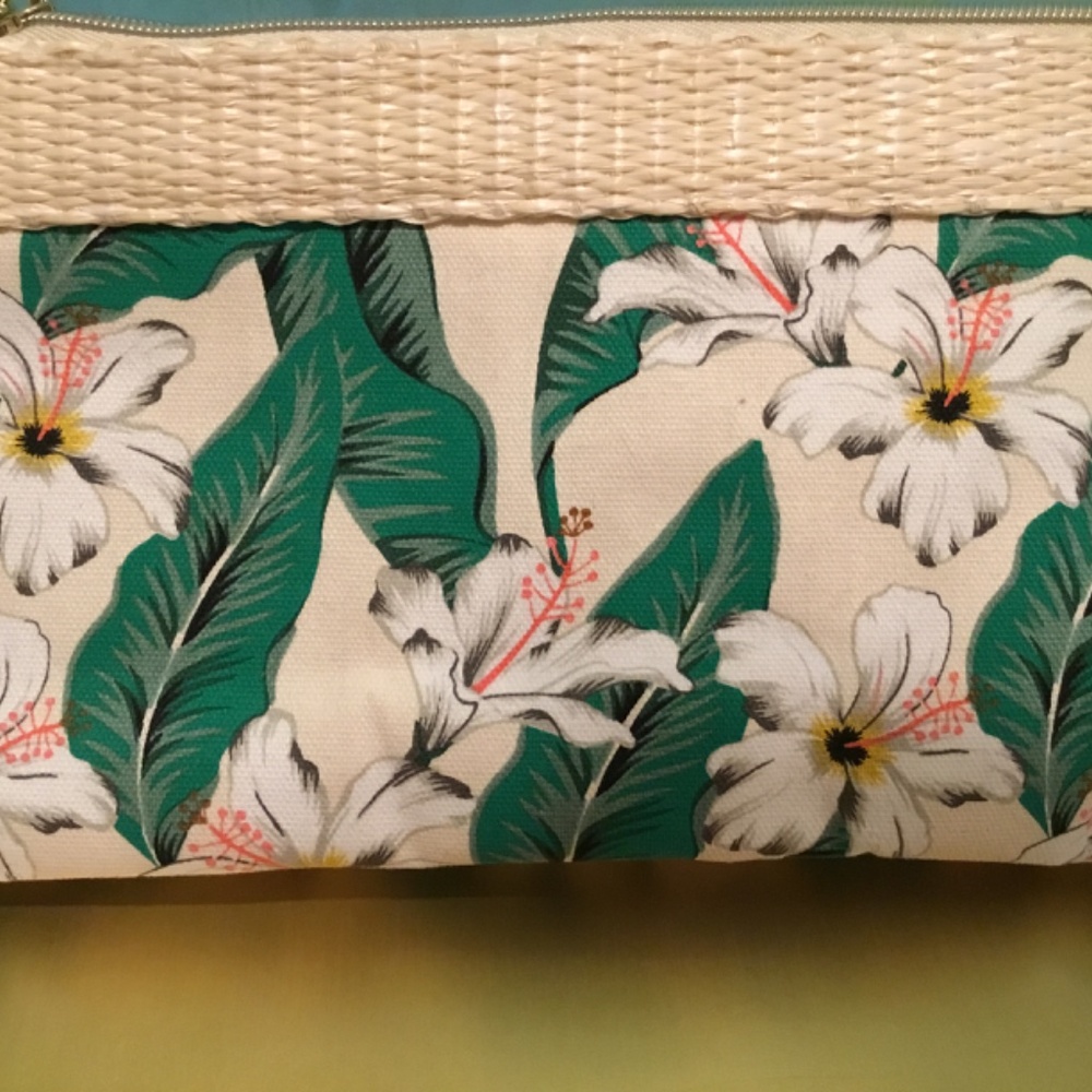 ESTEE LAUDER NWOT MAKEUP BAG - Picture 5 of 5